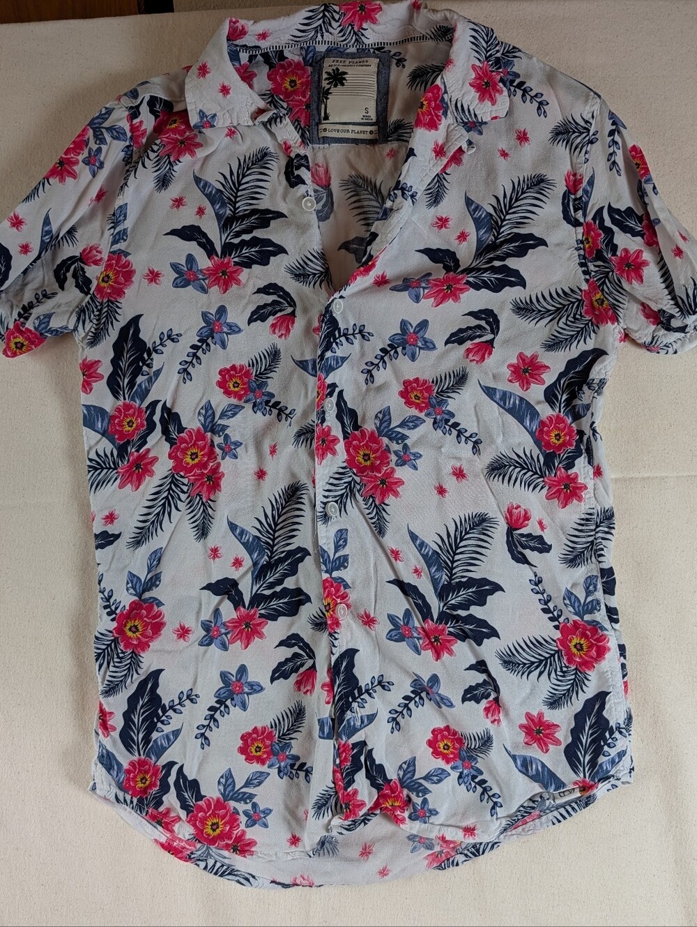 Free Planet White Short-Sleeve Button-Down Shirt with Pink & Navy Floral Print